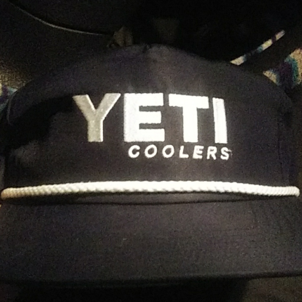 Authentic yeti coolers trucker hat snapback